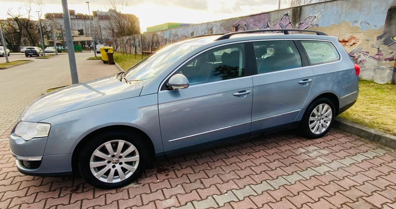 Volkswagen Passat cena 21300 przebieg: 254151, rok produkcji 2009 z Wrocław małe 106